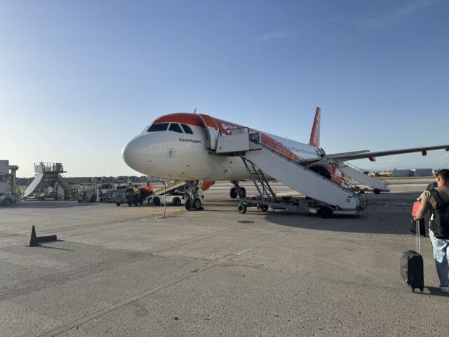 easyJet-Plane-640x480.jpg